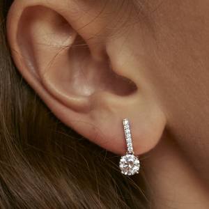 pendientes brillantes pequenos diseno palo con circonita modelo 1065x1434 12235 A LB