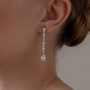 pendientes largos con circonitas acabadas en lagrima modelo 1000x1346 20376 A LB